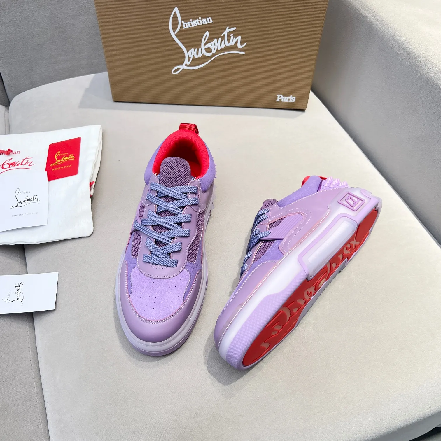 Men's shoes 💰700 🌹🌹🌹̋ Wang Junkai Yang Mi Xu Kai Zhang Jingyi Ding Chengxin Chen Muchi Wang Ziyi Same style Christian Louboutin Lu Boting 2024 [New product] ASTROLOUBI Unisex thick-soled sneakers with red soles are the perfect fusion of fashion and sport. The fabrics are made of luxurious calfskin, soft suede, smooth satin and laminated leather, and are decorated with classic rivets on the back. The interior is blended with a knitted tongue for added durability, breathability and quick-drying comfort. The outsole is made of a combination of EVA foam and imported rubber, and the colorful CL iconic letters on the side of the outsole show the brand's unique style. It is a ceiling-level comfortable skate shoe! ! ! Multiple colors available, currently men’s sizes 39--45